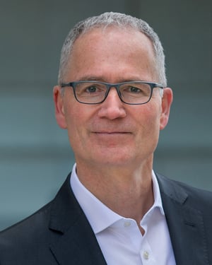 Dr. Claus Knoth